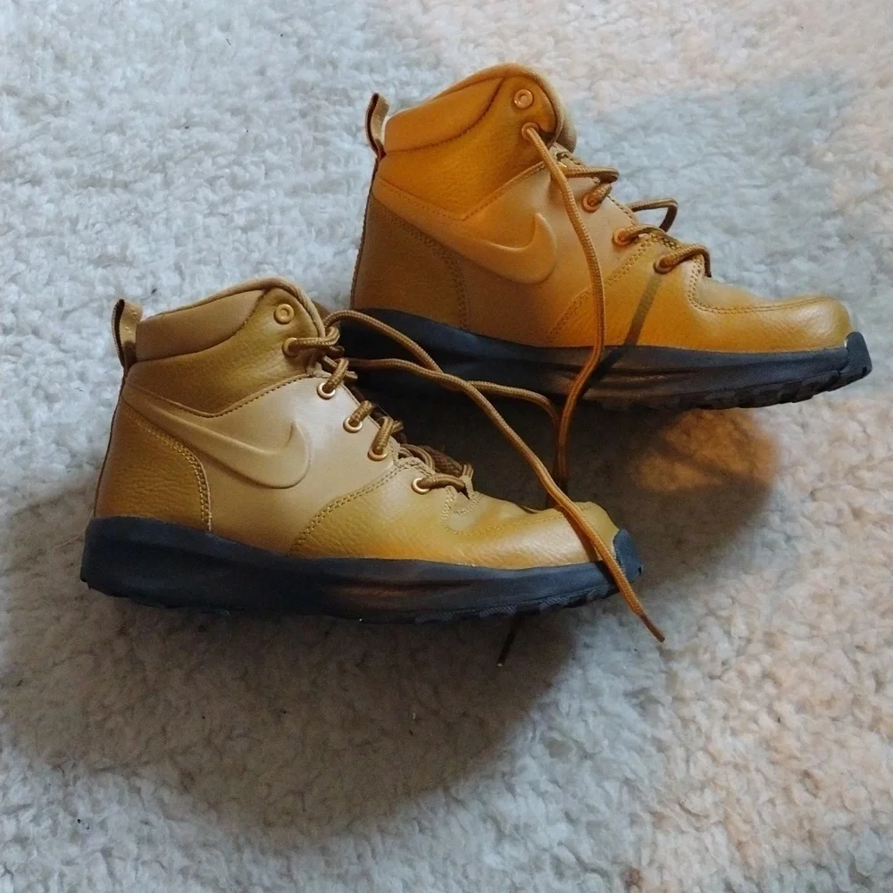 Nike Yellow and Black Boots with Rugged Traction